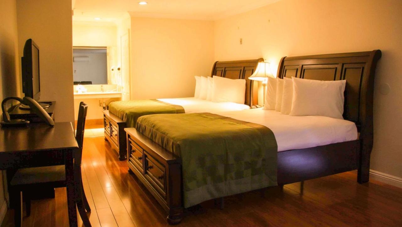 Ambassador Inn Αλάμπρα Εξωτερικό φωτογραφία