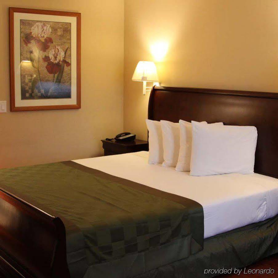 Ambassador Inn Αλάμπρα Εξωτερικό φωτογραφία