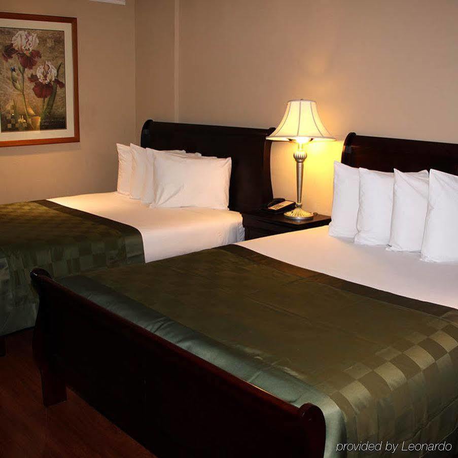Ambassador Inn Αλάμπρα Εξωτερικό φωτογραφία