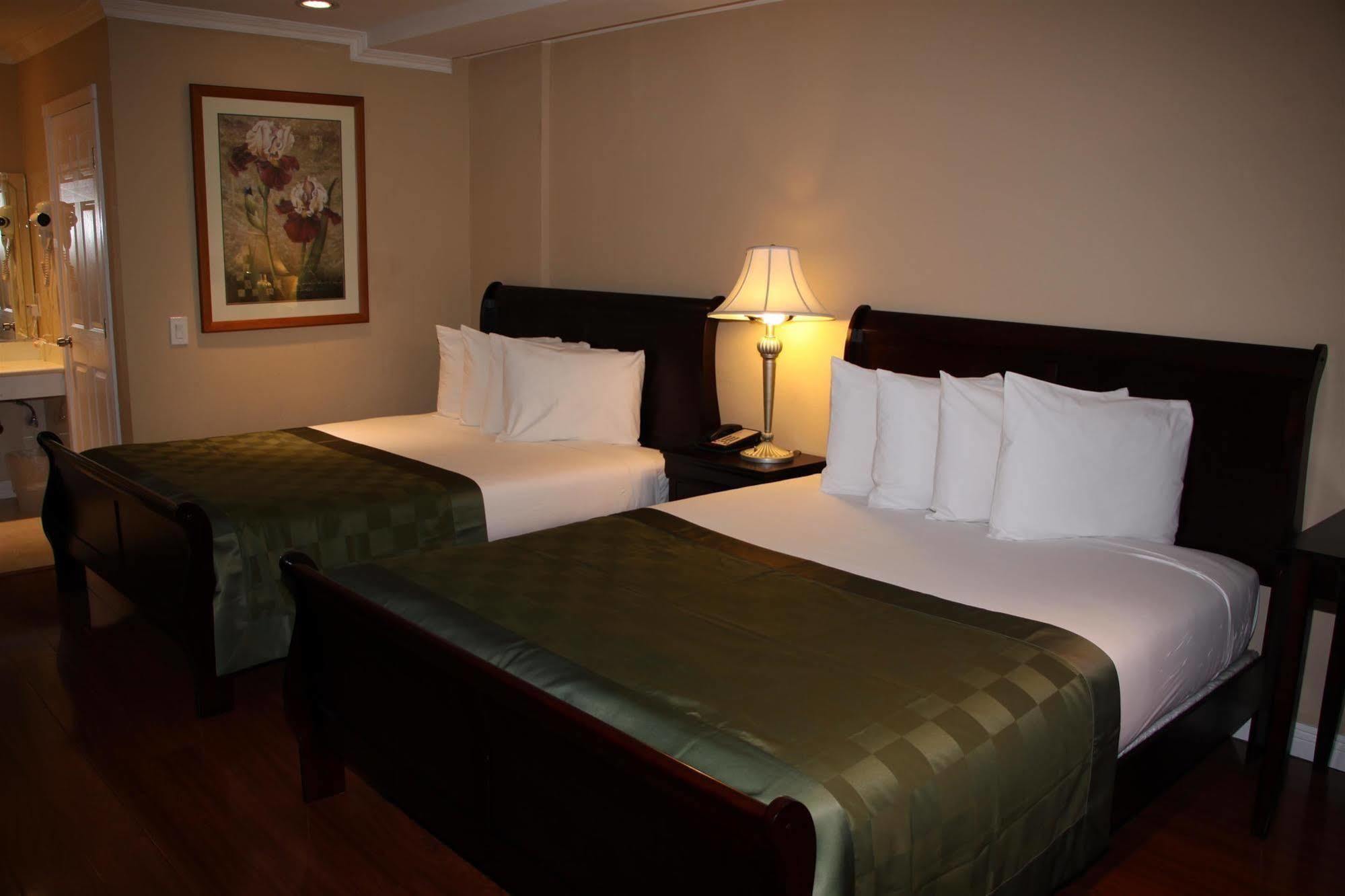 Ambassador Inn Αλάμπρα Εξωτερικό φωτογραφία